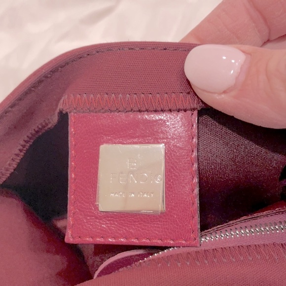 Fendi Baguette - Picture 3 of 4